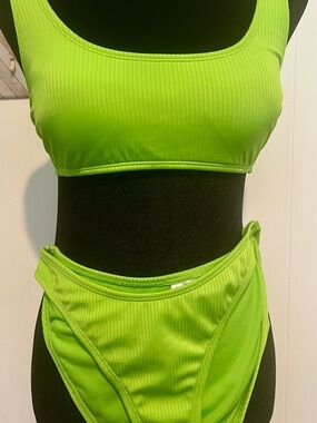 WILD FABLE Neon Lime Ribbed Bikini Size Small.  B8